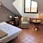 I AM La Posada Hotel and Apartment
