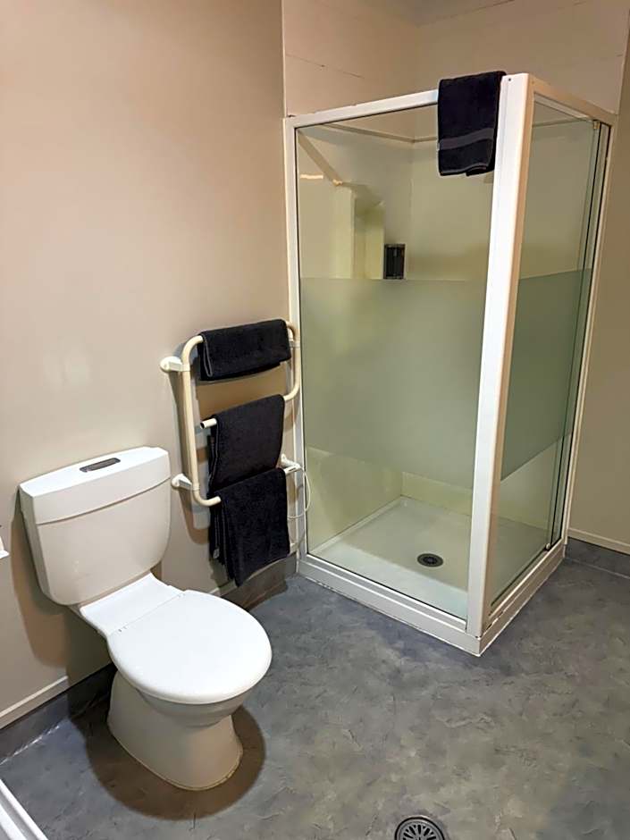 Bassingers Motor Lodge