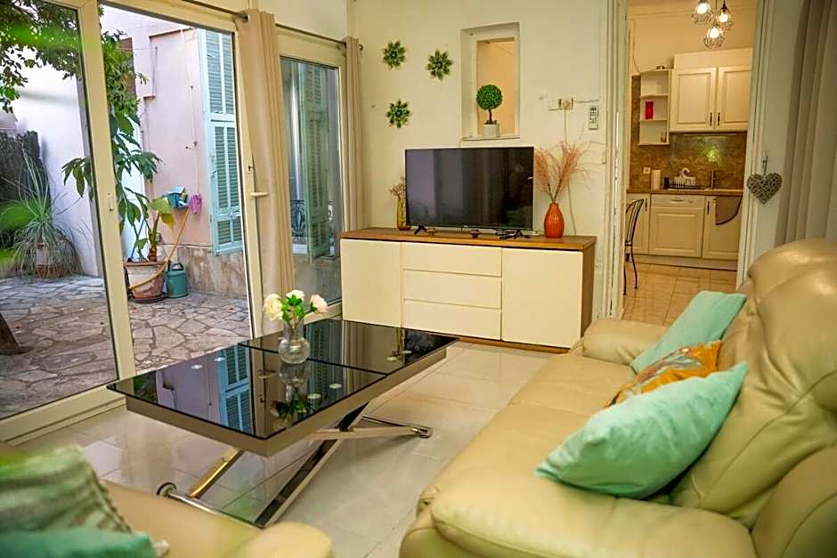 Charmant 4 pièces - Cour privative - Port de Nice