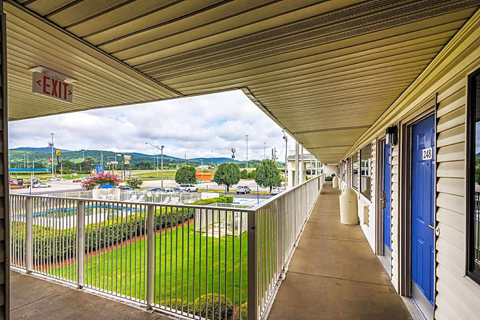 Motel 6-Anniston, AL