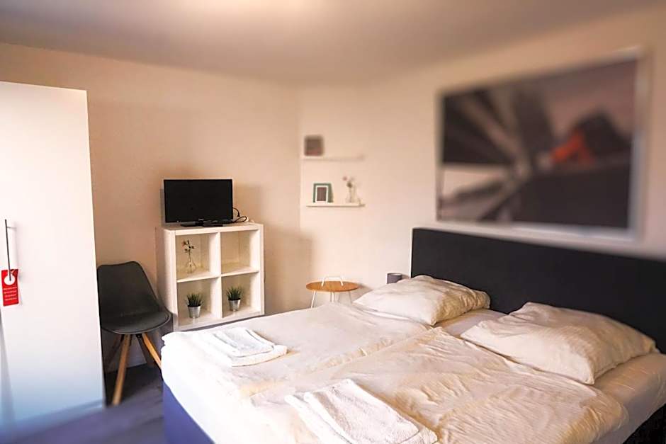 Ellada Restaurant & Hotel