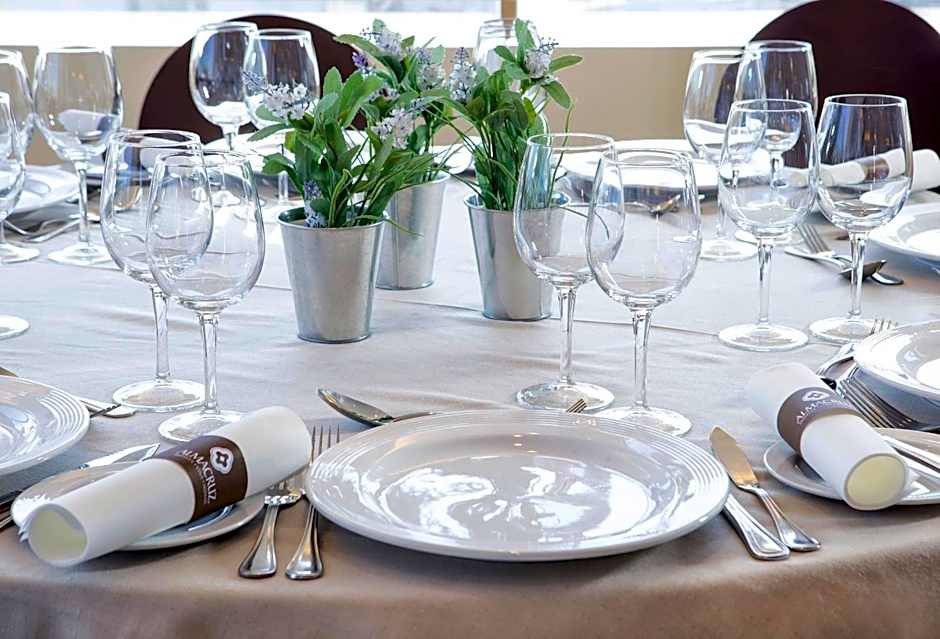 Hotel Almacruz and Convention Center