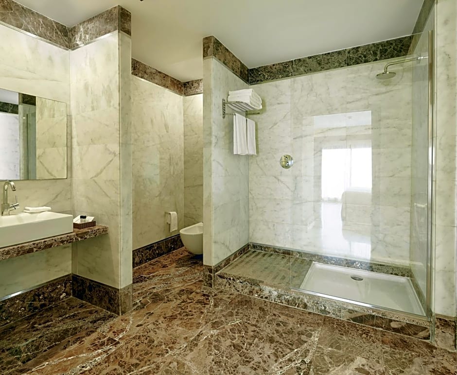 Estepona Hotel & Spa Resort