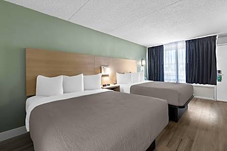 Quadruple Room with Two Queen Beds - Smoking