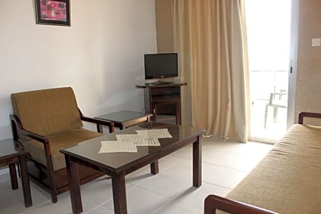 One-Bedroom Apartment with Sea View