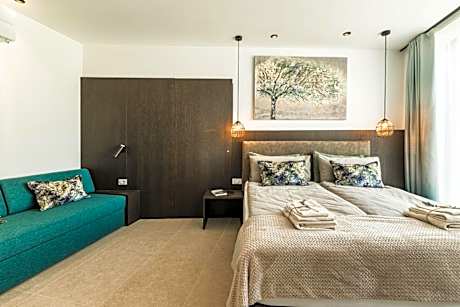 Apartment with Lake View