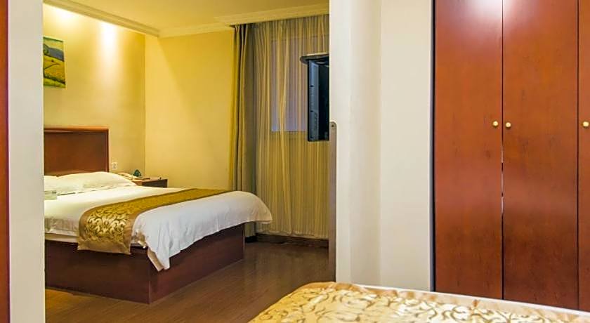 GreenTree Inn Jingjiang Bus Station Express Hotel