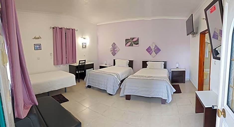 Foto 1 daripada 4 — Triple Room