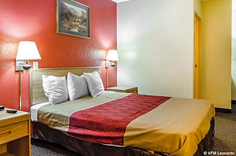 1 Queen Bed Nonsmoking