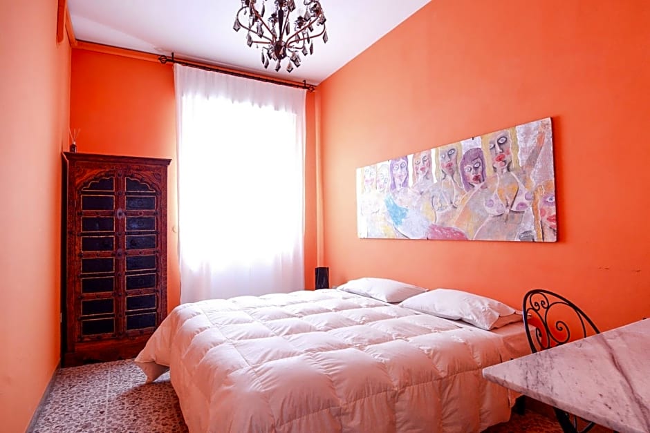 Casa Fuori Casa - 200 mt dal casello autostradale, parcheggio gratuito, garage moto