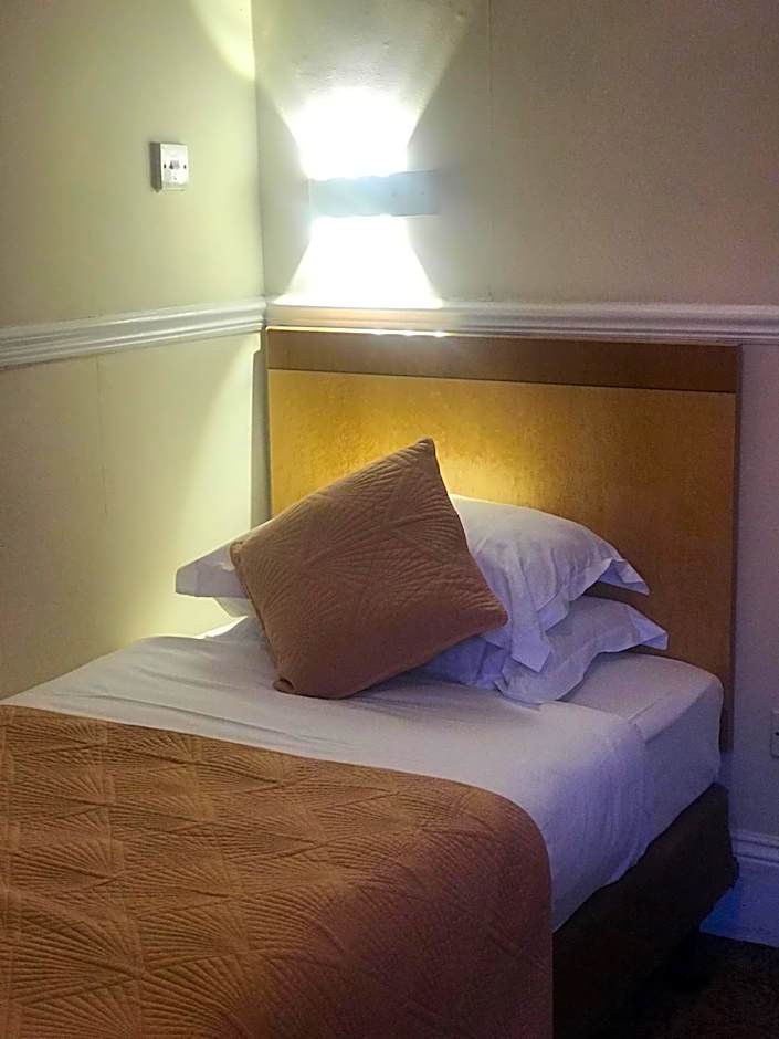 Eurobar Cafe and Hotel