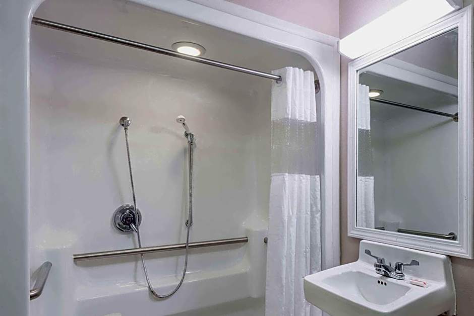 Baymont by Wyndham Cambridge