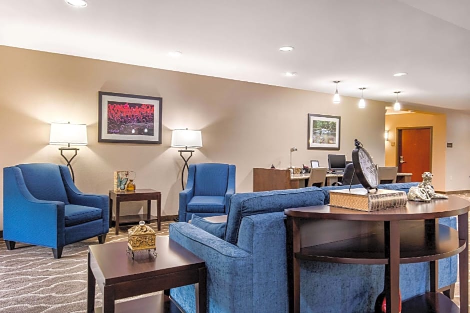 Comfort Suites Manchester near Arnold AFB