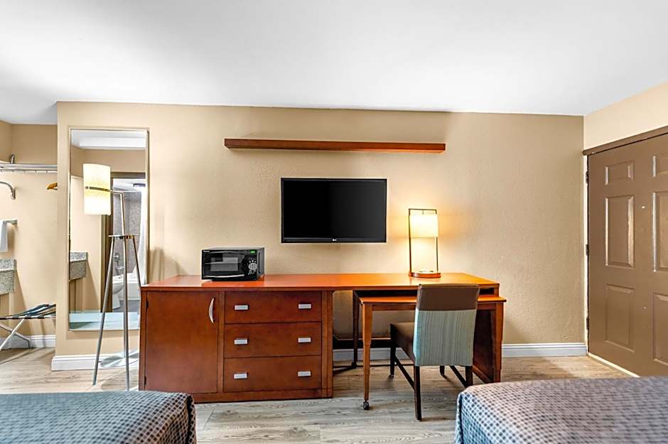 Econo Lodge Texarkana I-30