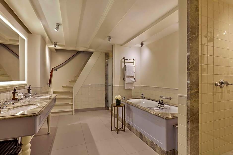 Waldorf Astoria By Hilton Amsterdam