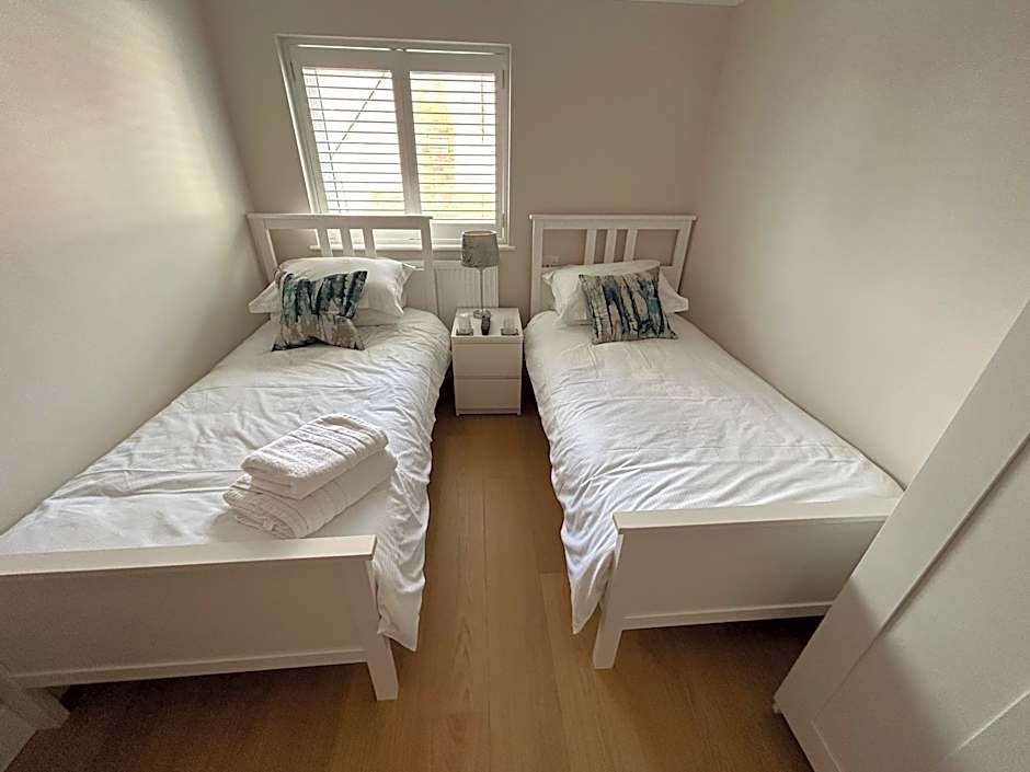 Photo 1 of 2 of 2 Beds
