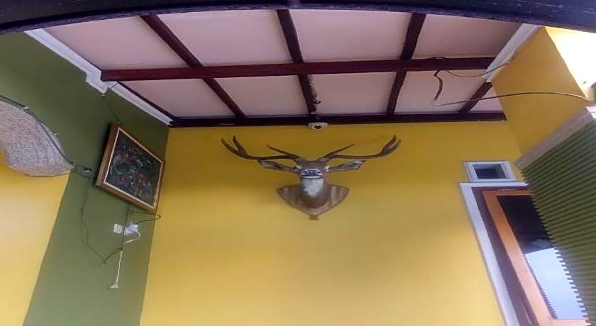 OYO Life 90646 Villa Karsinem Pasuruan