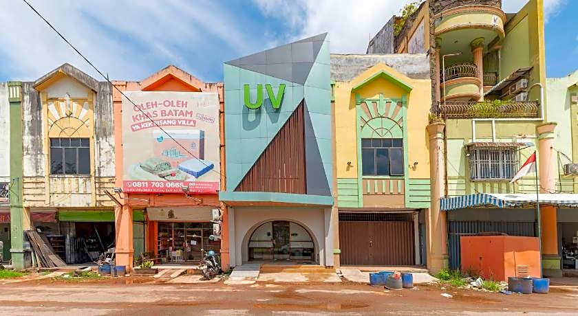 Urbanview Hotel R House Batuaji