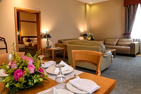 Executive Suite with King Bed