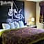 Super 8 by Wyndham Paris