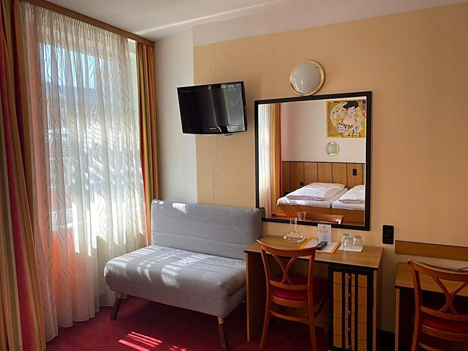 Garten- und Kunsthotel Gabriel City