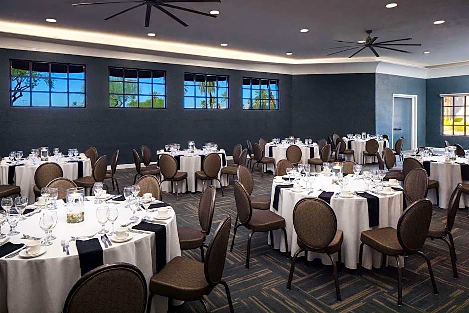 DoubleTree by Hilton Phoenix Mesa