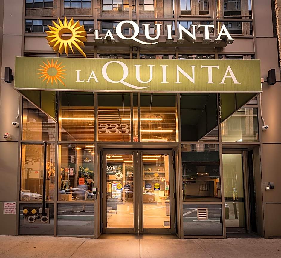 La Quinta by Wyndham Time Square South