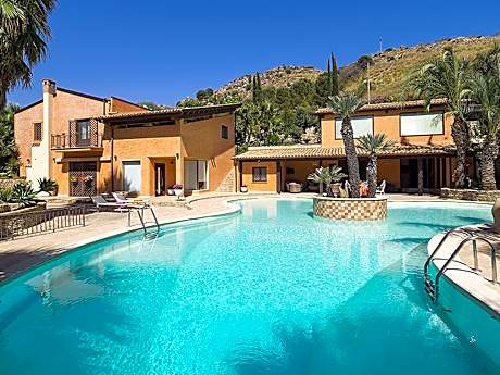 Villa in Agrigento with Pool near Temples
