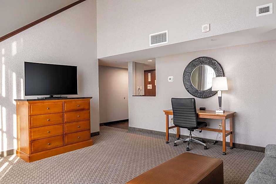 Drury Plaza Hotel Broadview Wichita