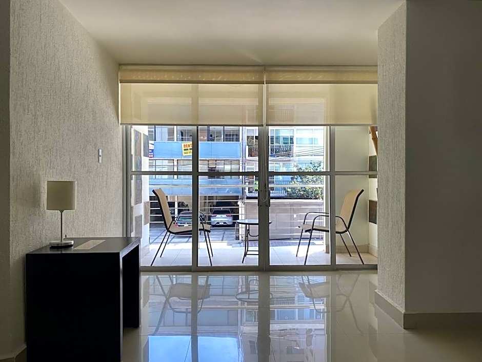 Grupo Kings Suites Chimborazo 567