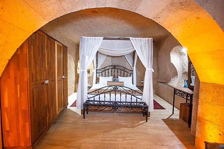 Caldera Cave Hotel