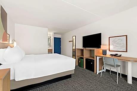 1 King Bed