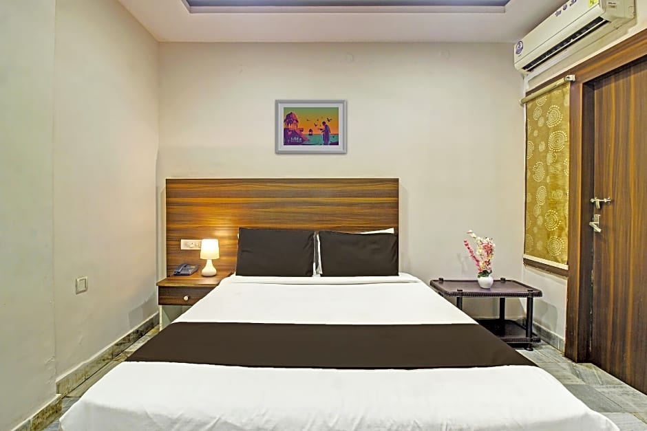 OYO 6651 Hotel Srujana Stay Inn