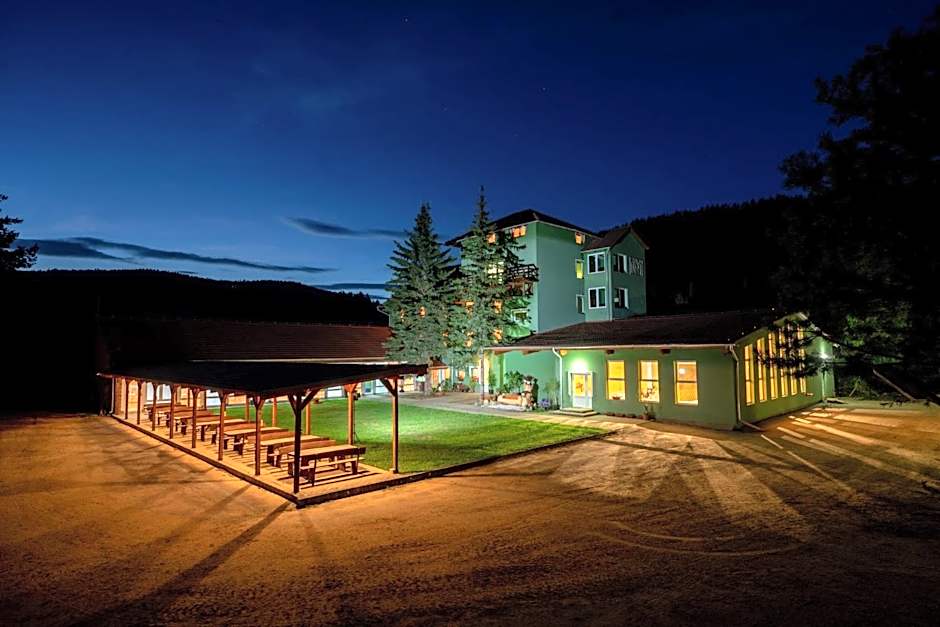 Zöldsziget Menedék, Rendezvény-és pihenőház