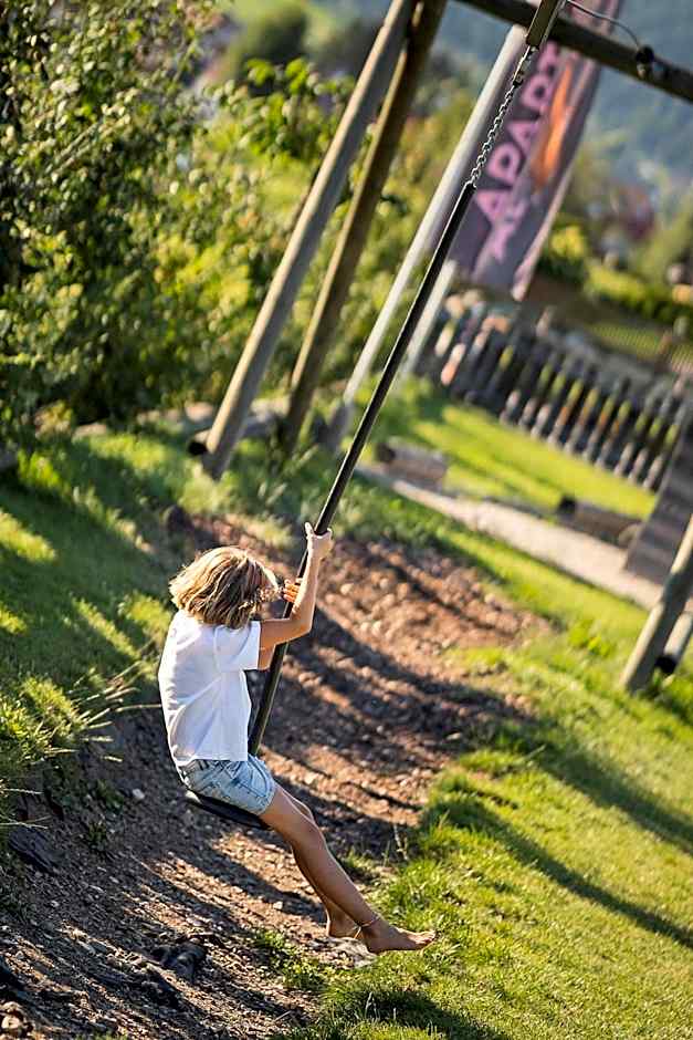 Aparthotel Familiaris - Family Apartments - Pools & Spa in Dolomites