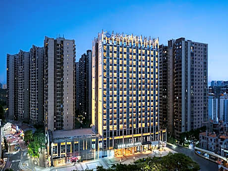 Atour Hotel Meizhou West Railway Station R&F Center