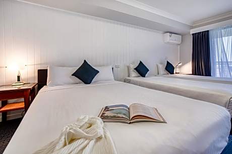 Garden View Family Room