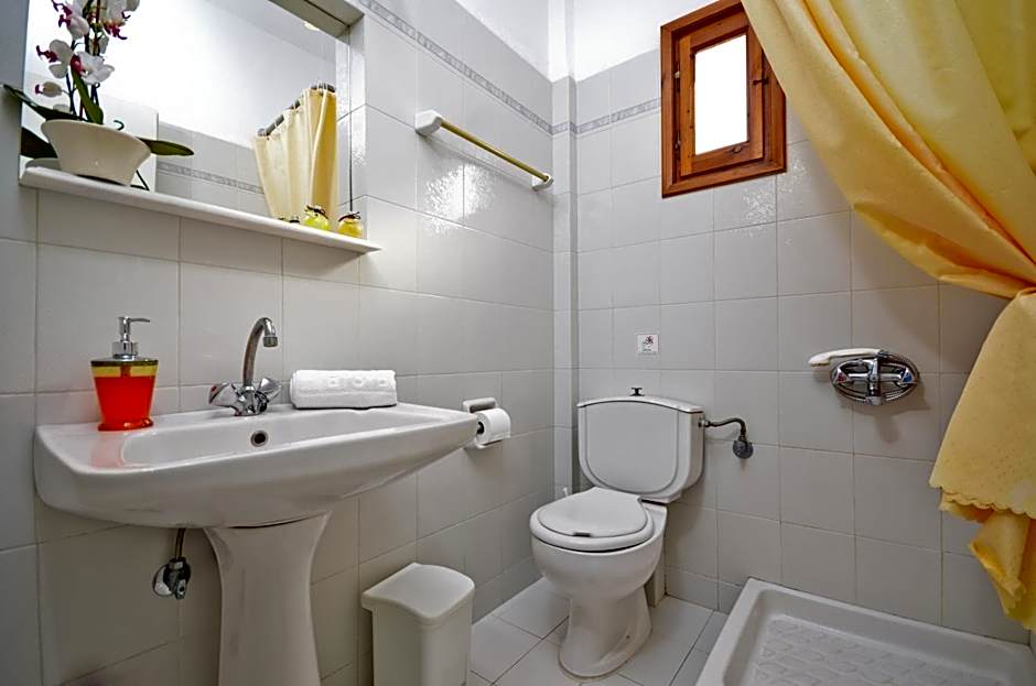 Dilino Hotel Studios