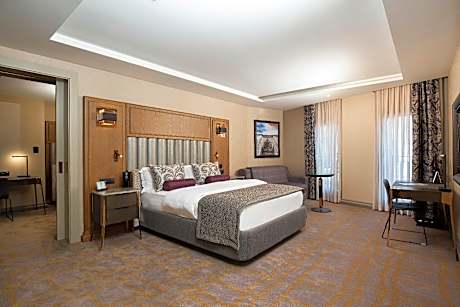 Family Room -  Interconnecting