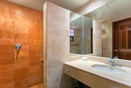 Junior Suite (2 Adults + 1 Child)
