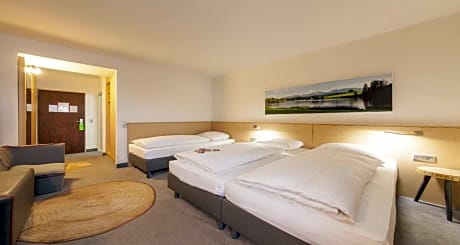 Standard Triple Room with Three Single Beds