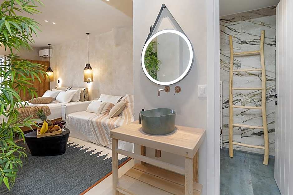 TERRA FOS NAXOS STUDIOS