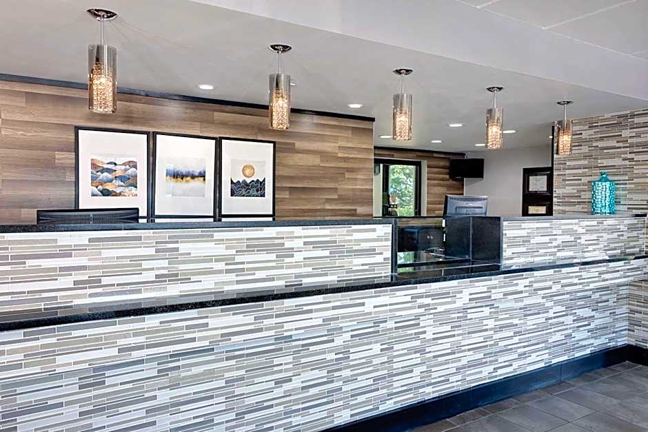 Travelodge by Wyndham College Park