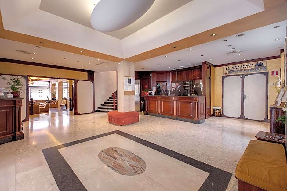 Hotel Pacific