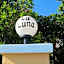 La Luna Apartments