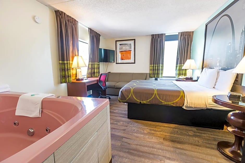 Super 8 by Wyndham Branson/Andy Williams Theatre