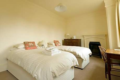 Twin Room with Shower