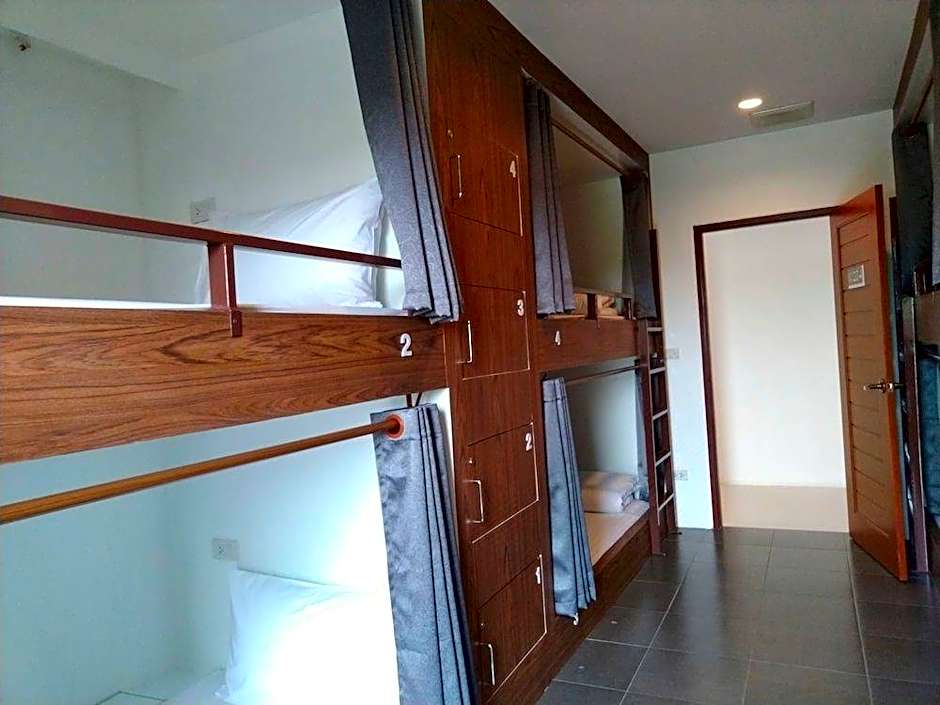 WEE HOSTEL