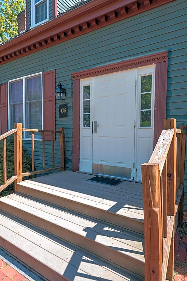 Century Suites Hotel