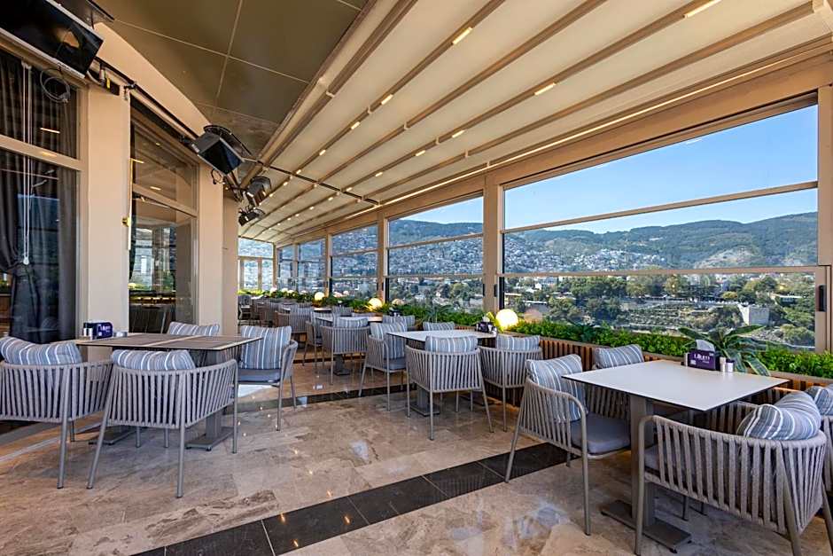 Lilium Hotel & Suites